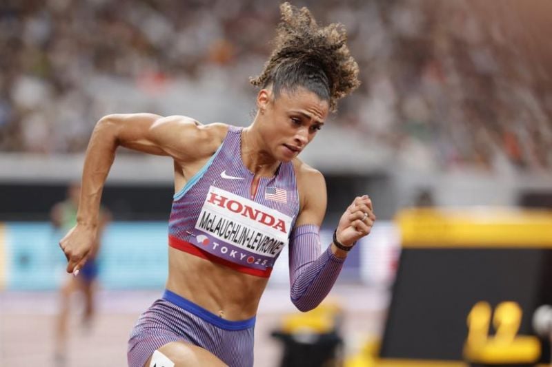 Sydney McLaughlinLevrone blazes 47.78 to win the women’s 400m world(02)